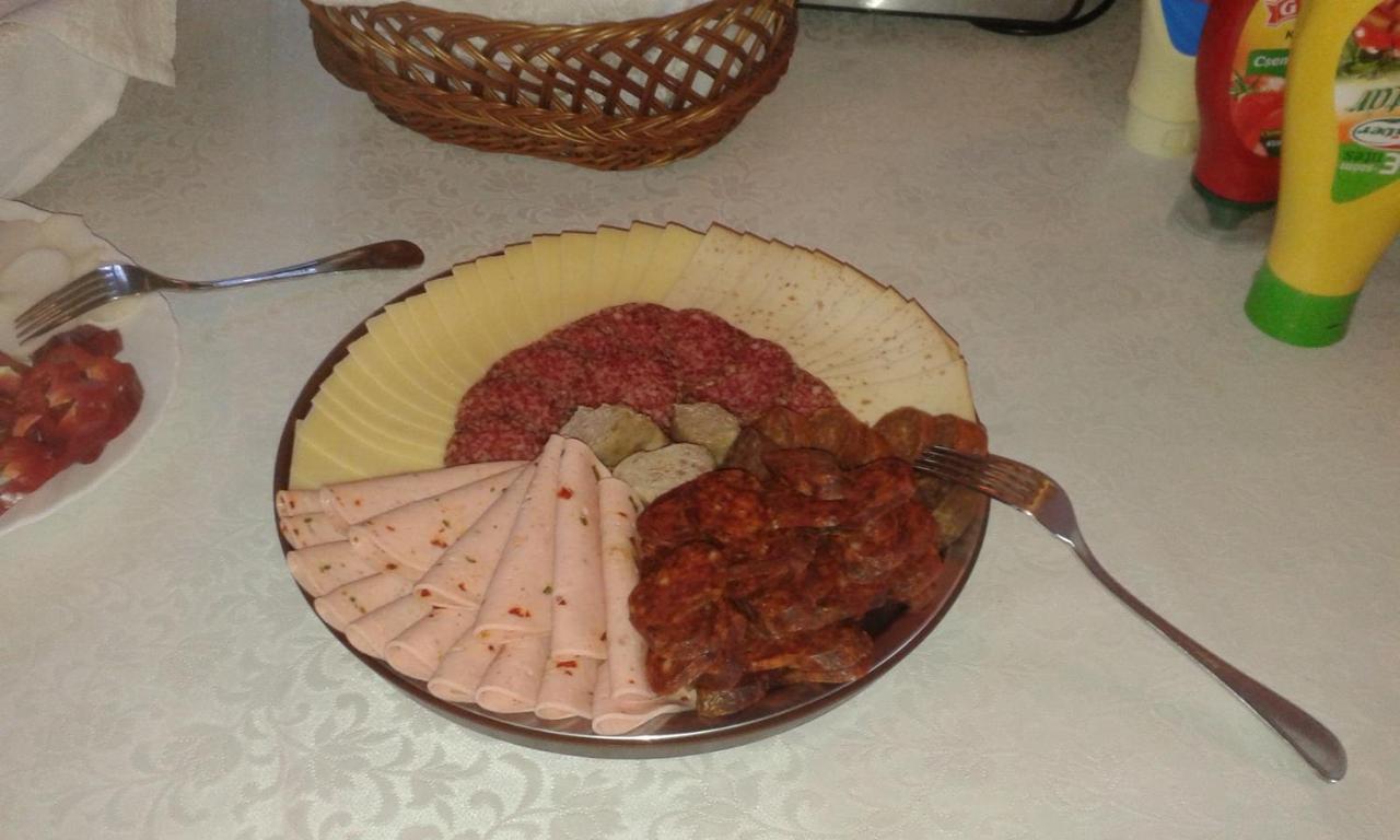Tiffan'S Pinceszet Es Panzio 호텔 빌라니 외부 사진