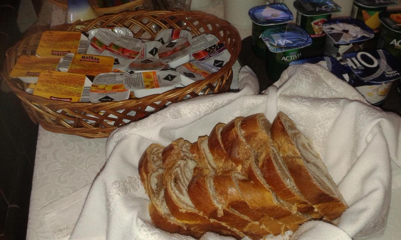 Tiffan'S Pinceszet Es Panzio 호텔 빌라니 외부 사진